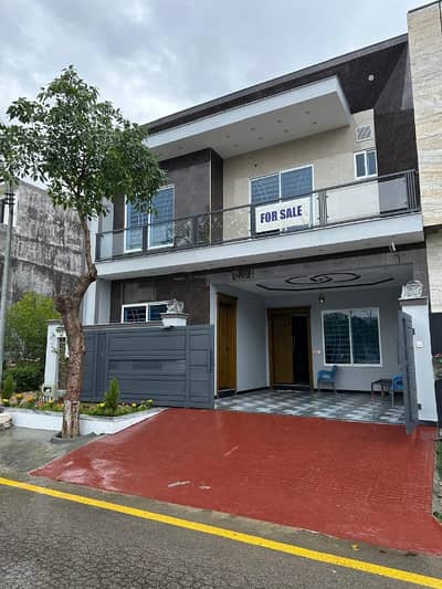 8 Marla Beautiful House For Sale Faisal Town