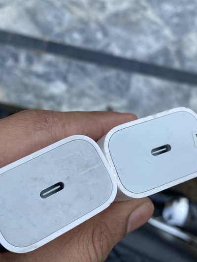 Original Apple 20 W adapters