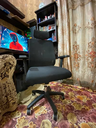 Office Revolving chair/Computer chair with neck rest