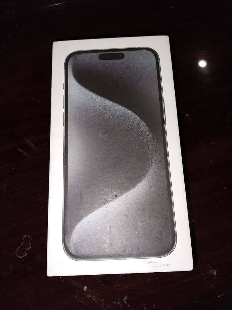 Android-based iPhone 15 pro max style 3