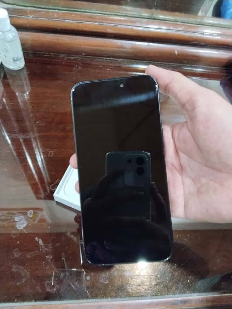 Android-based iPhone 15 pro max style 5