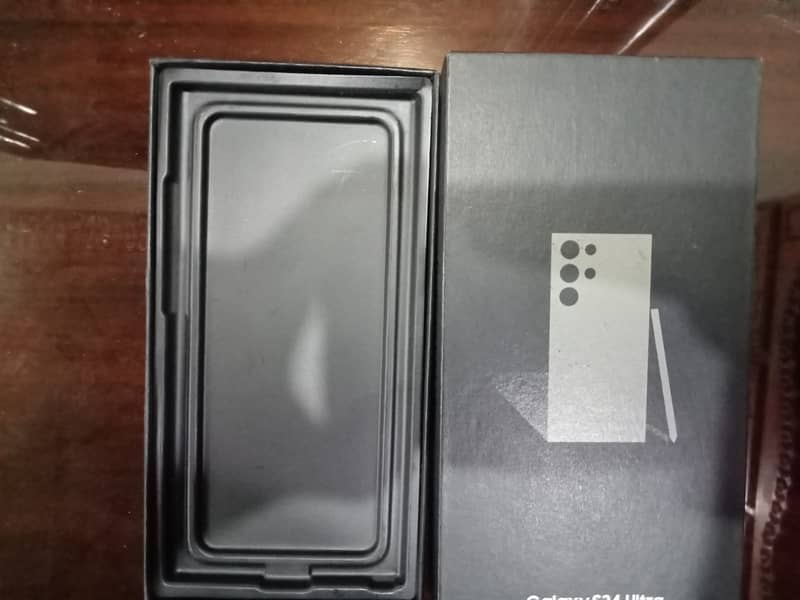 Android-based iPhone 15 pro max style 10