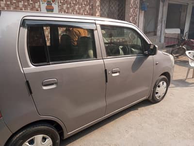 Suzuki wagon R 2017 model