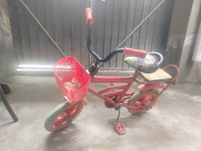 بچوں کی سائیکل اچھی حالت میں برائے فروخت