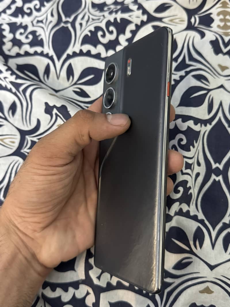 Techno Camon 40 pro 4