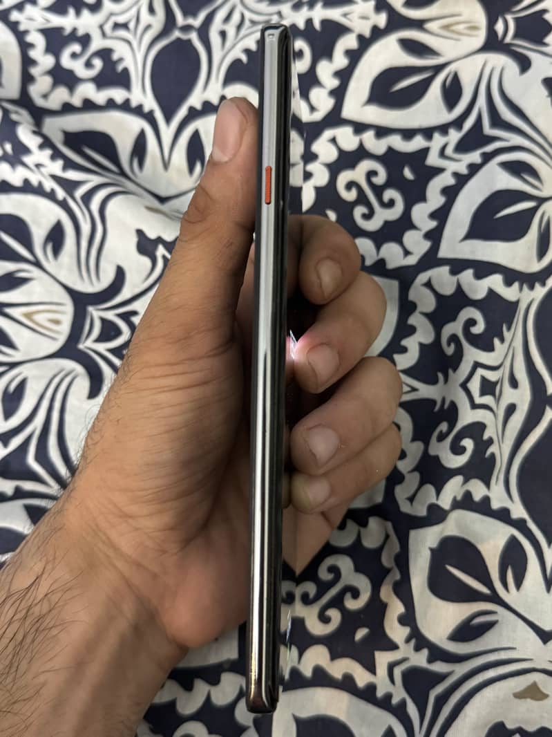 Techno Camon 40 pro 10