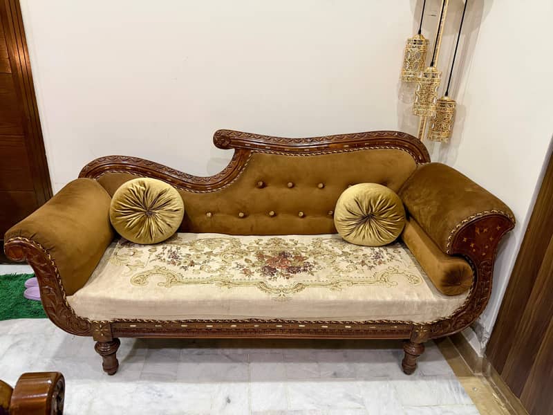 Dewan Sofa 0
