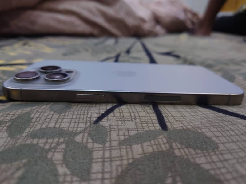 Apple iPhone 15 Pro Max 5