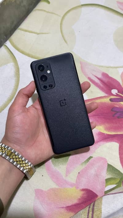 One Plus 9 Pro 5g