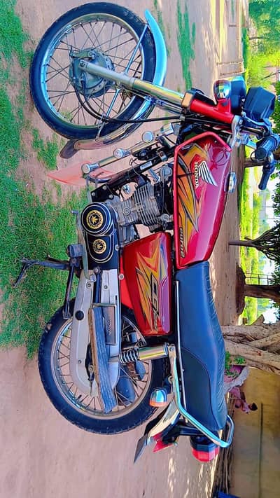 bahut Achcha bike Hai new condition