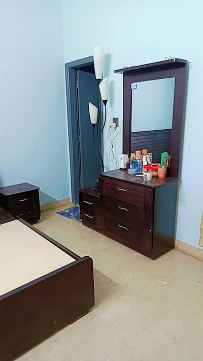 Bed set with side tables and dressing table