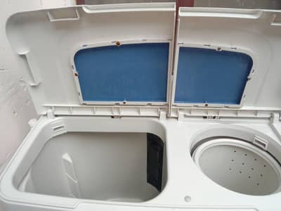 bilkul new hai sirf ek month use ki hai