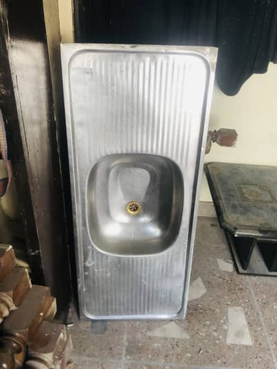 Kitchen sink for sale used but in good condition