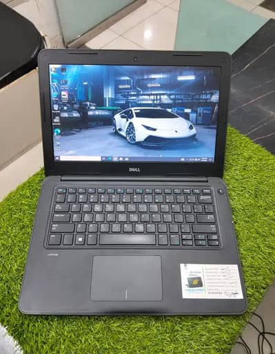 Dell latitude e3380 core i5-7 generation 8 gb ram dd4.128 gb SSD.