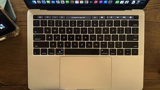 Macbook pro 2016 16gb 512gb