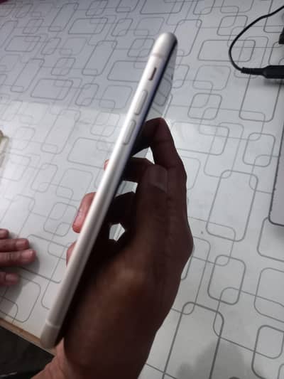 Iphone 11 (Non PTA - Factory Unlock)