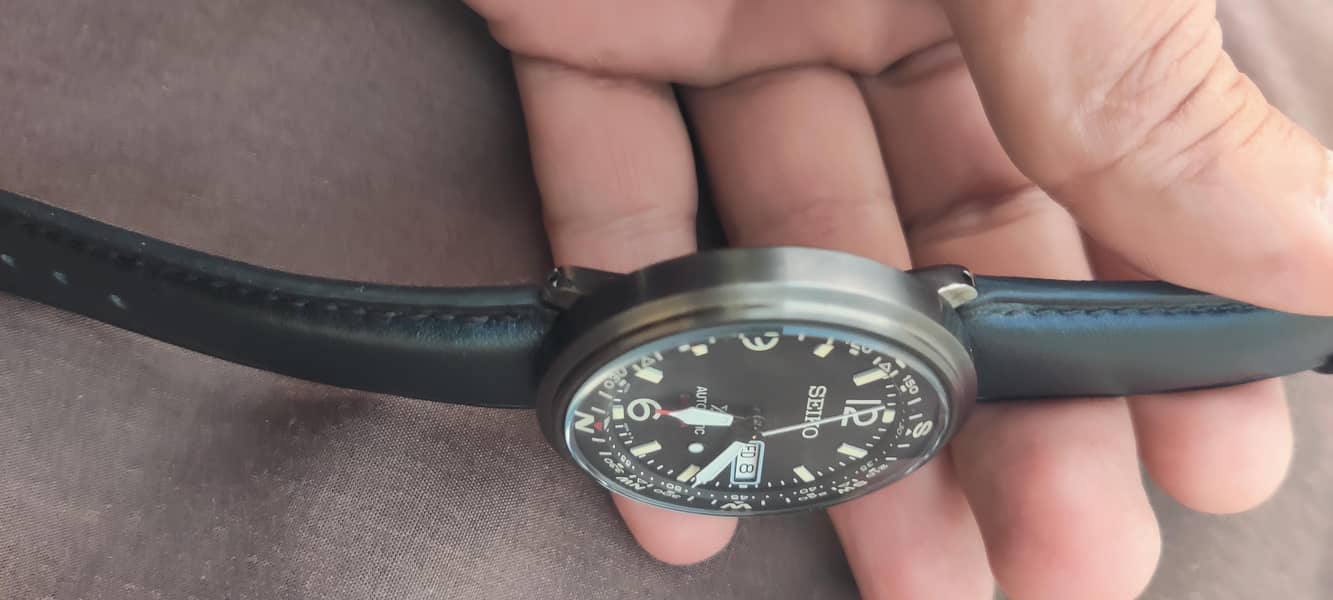 SEIKO AUTOMATIC WATCH 8