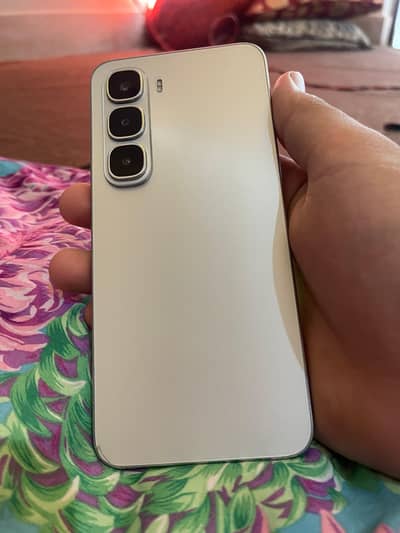 Infinix hot 60i new model all ok 6+6 12  128 condition 10 10 ha