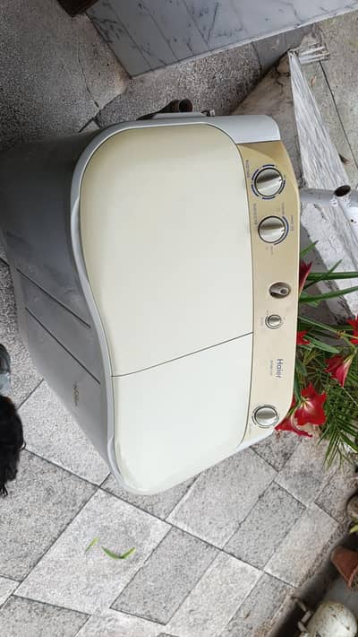 Twin tub haier washing machine and dryer spinner