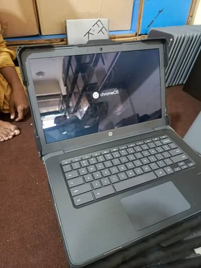 HP Chromebook 14 G5 Touch Screen 4GB Ram 32GB  SSD Type C Charger
