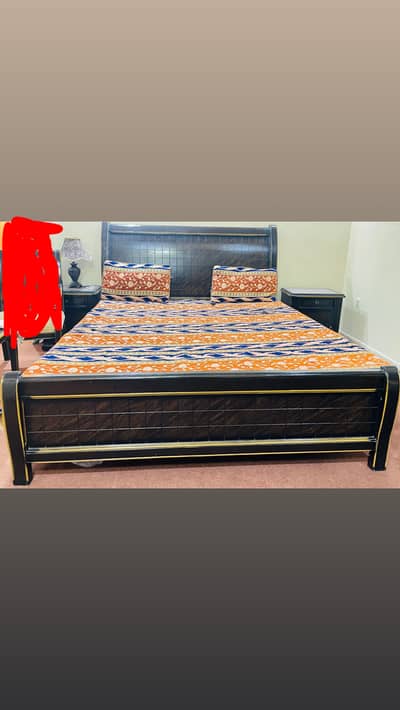 Royal Ebony & Gold Bedroom Set