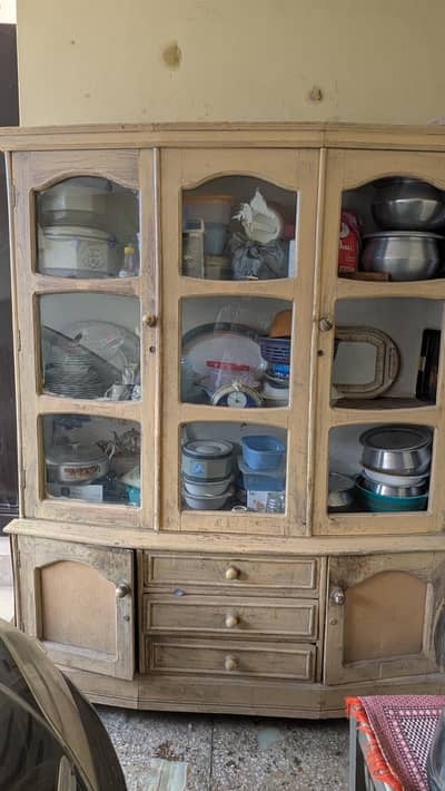 showcase bukeen wood