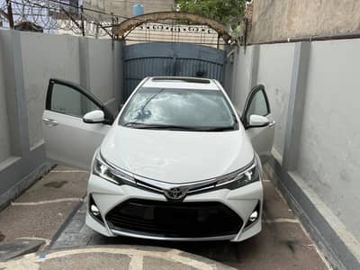 Toyota Corolla Altis Grande 1.8 Black interior