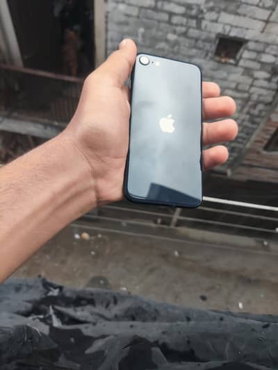 Iphone se 3 all okay water pack