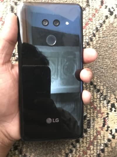 i am selling lg G8 thinq 128gb pta Approve