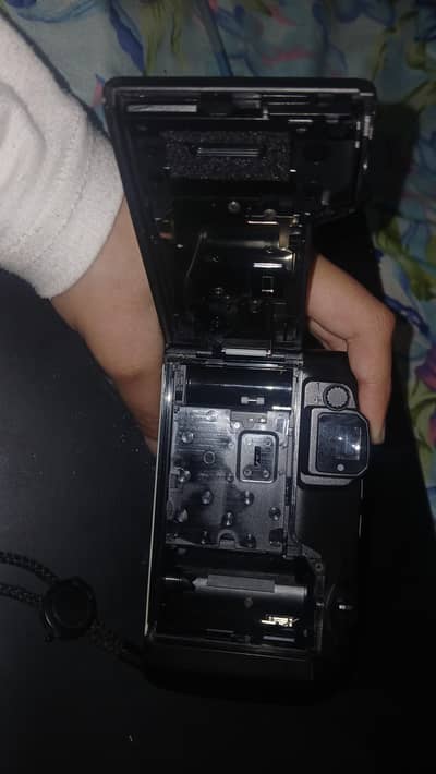 Pentax Espio 105S Vintage Film Camera (Untested) – Compact Zoom