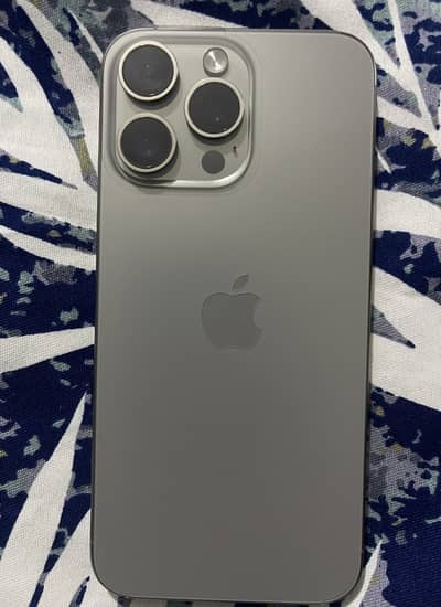 Ipbone 15 pro max (256gb factory unlocked)