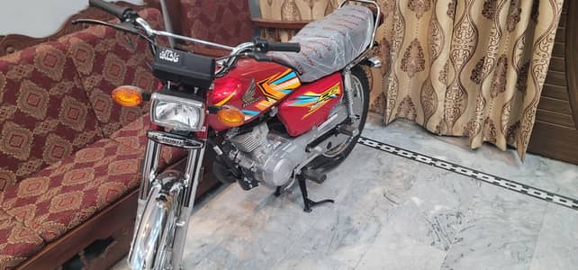 HONDA CG125 750KM USED