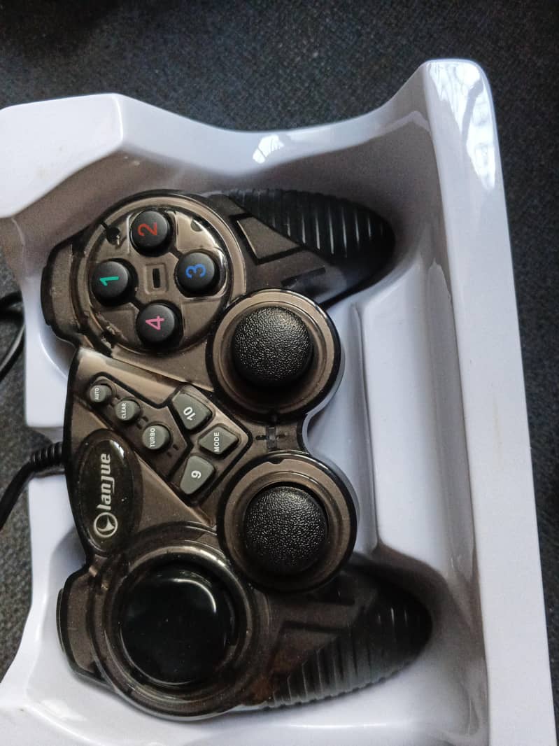 Gaming controller 0