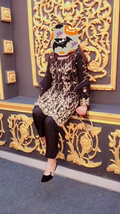 خوبصورت ہینڈ میڈ ڈریس برائے فروخت