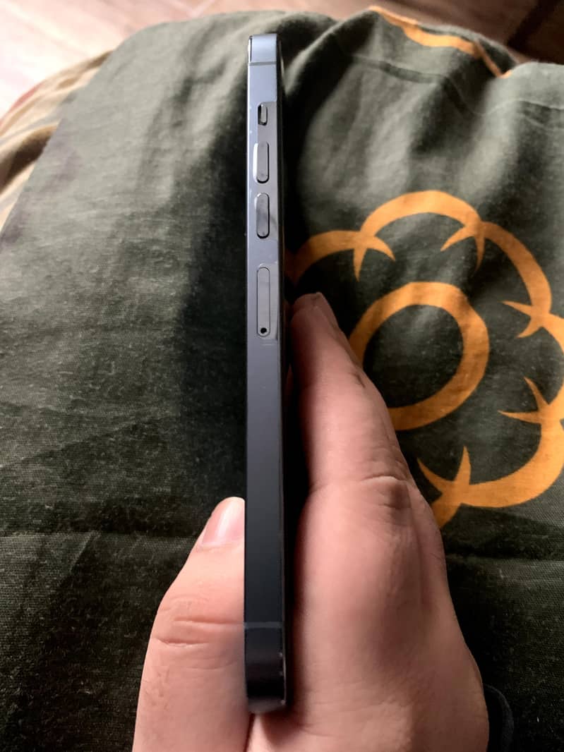 iPhone 13 Pro Max 4