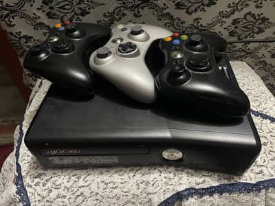 Xbox 360 250GB With 3 Controllers + Kinect Sensor – Good Condition
