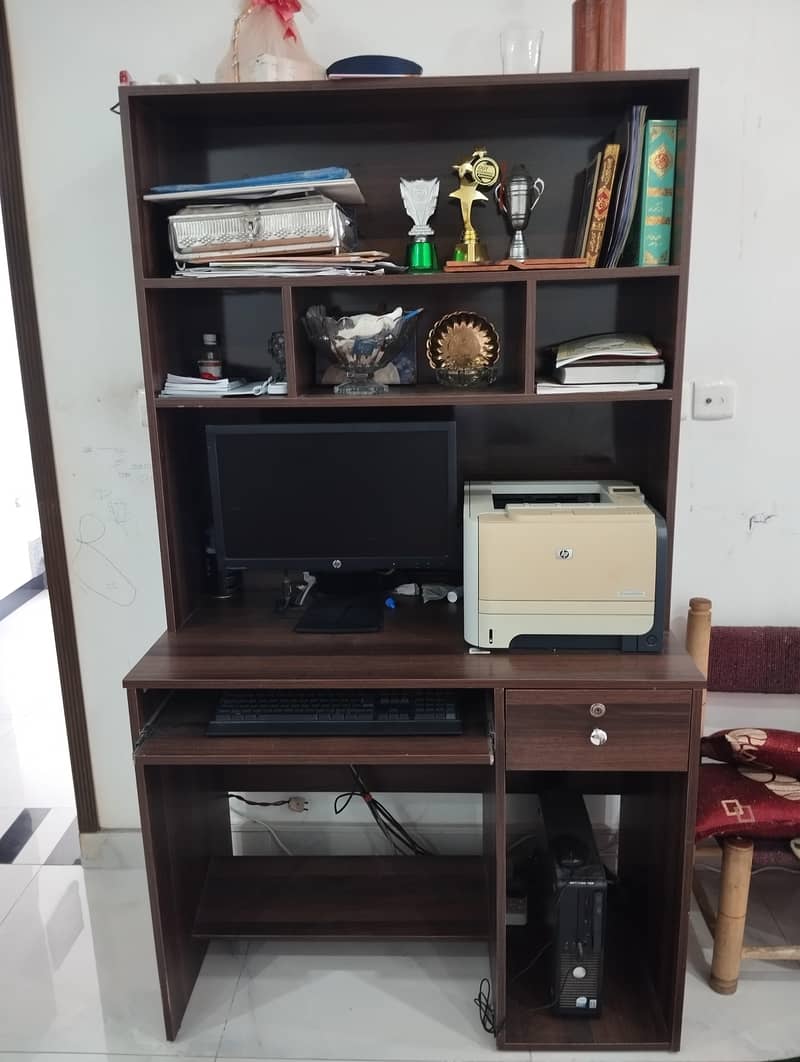 Computer desk/table 0