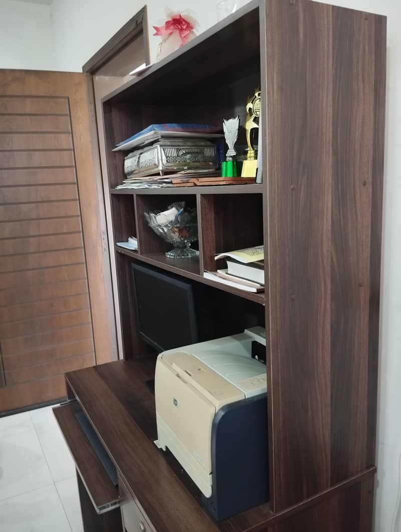 Computer desk/table 2