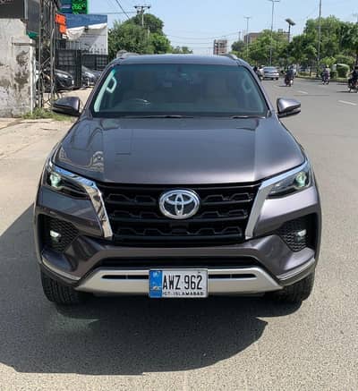 TOYOTA Fortuner V 2022