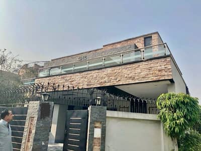 1 Kanal Corner Tile flooring Owner Build House All Original Picture Direct Meeting Available For Sale in Johar town