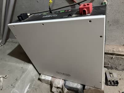 Dyness 5.1 kw Just 2 months used like brand new