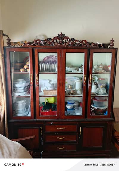 Shocase + dressing table