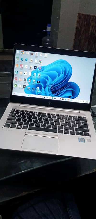 hp elitebook 830 G5 core i5 8th gen