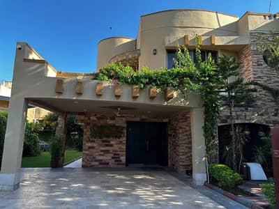 17 Marla Luxurious Double Storey Single Unit House For Sale