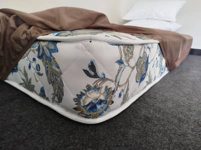 MATTRESS WITH COVER AND PILLOWS