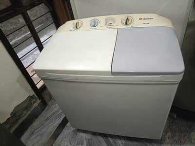 Dawlance Semi Automatic Washimg Machine with Dryer 5200 Model