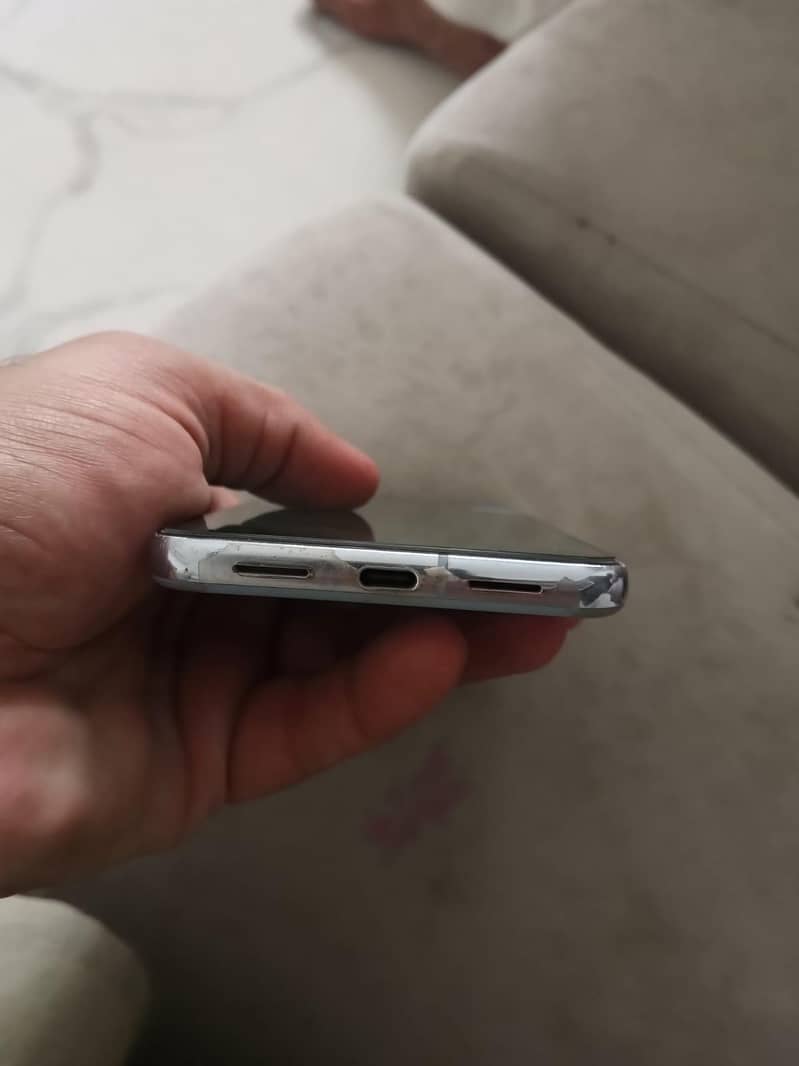 Google Pixel 8 pro 3