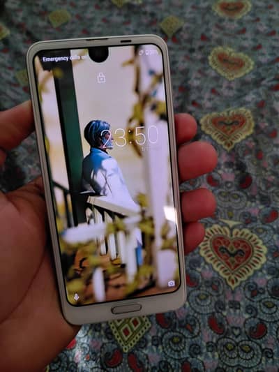 sharp aquos r2.   NON pta