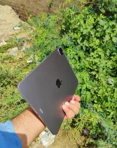 Apple iPad Pro M2 complete box