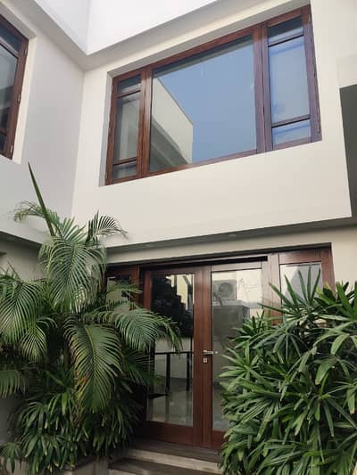 500 yards super luxury bungalow urgent sale